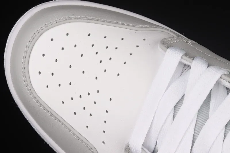 All Categories Air Jordan Jordan Series Basketball Shoes Air Jordan 1 Mid Air Jordan 1 Mid AJ1 Joe 1 New Ash Mid-top Cultural Basketball Shoes BQ6472-015